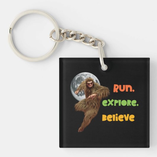 Hardloop Sasquatch Avontuur Geloof Ontwerp Sleutelhanger (voorkant)