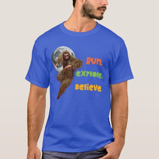 Hardloop Sasquatch Avontuur Geloof Ontwerp T-shirt (Voorkant)