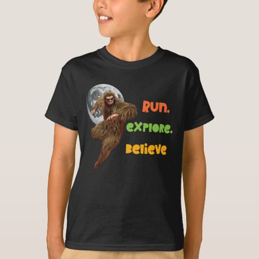 Hardloop Sasquatch Avontuur Geloof Ontwerp T-shirt (Voorkant)