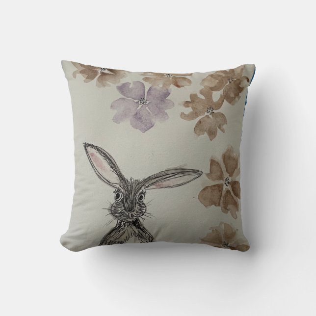 Hare met bloemen kussen (Voorkant)