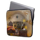Harker's Room Laptop Sleeve (Voorkant Links)