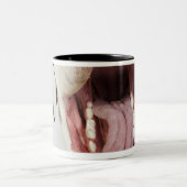 Harlequin Great Dane met open mond, close-up, Tweekleurige Koffiemok (Center)