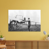 Harriet Quimby op foto van haar vliegtuig Canvas Afdruk (Insitu (Woonkamer))