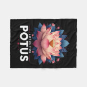 Harris 2024 Lotus voor Potus Trending President Fleece Deken (Voorkant (Horizontaal))