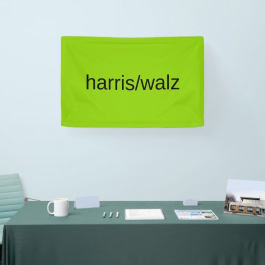 Harris en Walz Zomer 2024 Groene Woonwijk Spandoek (Beurs)