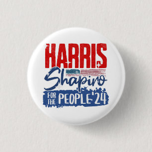 Harris Shapiro 2024 Voor het Volk Amerikaanse Vlag Ronde Button 3,2 Cm