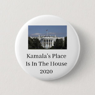 Harris van Kamala is Place in de Button van het