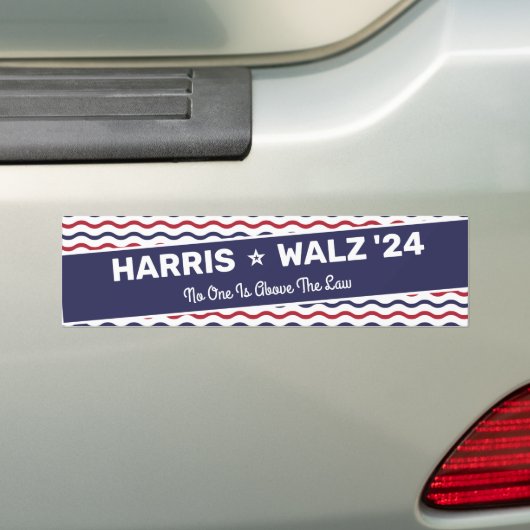 Harris Walz 2024 - Niemand staat boven de wet Bumpersticker (Op auto)