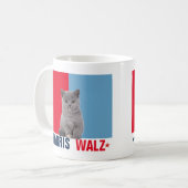 Harris Walz 2024 - Rood Blauw Koffiemok (Voorkant links)