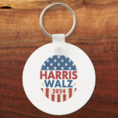 HARRIS WALZ 24 DEMOCRATIE 2024 SLEUTELHANGER (Voorkant)