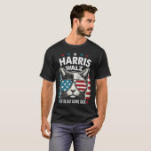 Harris Walz Waltz 2024 We gaan niet terug grappig T-shirt (Voorkant volledig)