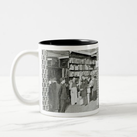 Harrods Provision Department, c.1901 Tweekleurige Koffiemok (Links)