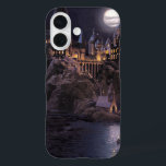 Harry Potter Castle | Great Lake to Hogwarts iPhone 16 Hoesje<br><div class="desc">Deze kunst zoals printen is geïnspireerd door Hogwarts Castle voor hekserij en tovenarij. Deze vroege scène uit de Stone shows van de Sorcerer Harry Potter's reis over het grote meer op zijn eerste gezicht van Hogwarts School. De kunststijl heeft een gevoel met een schilderblik, die de leeftijd van dit magische...</div>