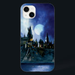 Harry Potter Castle | Hogwarts 's nachts Case-Mate iPhone 14 Plus Hoesje<br><div class="desc">Hogwarts Castle verlicht met maanlicht op een magische avond. Deze Harry Potter School voor hekserij en tovenarij is het perfecte ontwerp om echt uit te komen als Potterhead. Een schilderij met een blik van het moonlight, de hemel en het kasteel zelf op een heuvel. Deze magische tovenaarsschool is waar vele...</div>