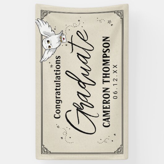 Harry Potter | Hedwig Graduation Spandoek (Verticaal)