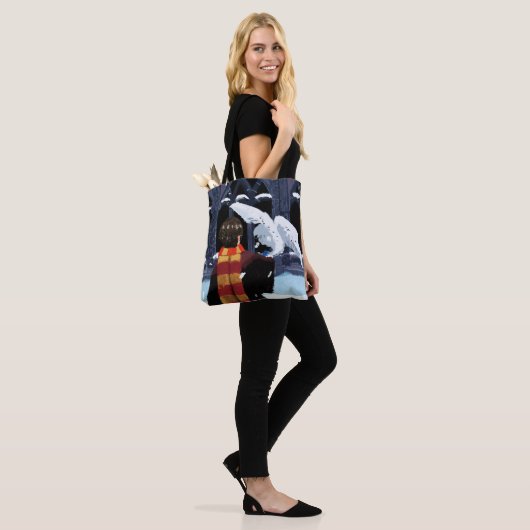 HARRY POTTER™ & Hedwig in de sneeuw Tote Bag (Op model)