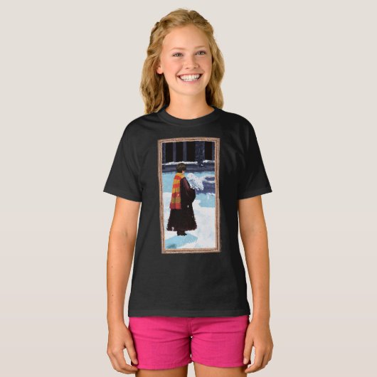 HARRY POTTER™ & Hedwig in HOGWARTS™ Courtyard T-shirt (Voorkant volledig)