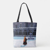 HARRY POTTER™ & Hedwig in HOGWARTS™ Courtyard Tote Bag (Achterkant)