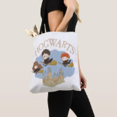 HARRY POTTER™, Hermelien & Ron Fly Over Zweinstein Tote Bag (Dichtbij)