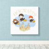 HARRY POTTER™, Hermione, & Ron vliegen over HOGWAR Canvas Afdruk (Insitu (Houten vloer))