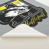 HARRY POTTER™ | HUFFLEPUFF™ Athletic Badge Sherpa Deken (3/4)