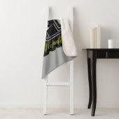 HARRY POTTER™ | HUFFLEPUFF™ Athletic Badge Sherpa Deken (In situ)