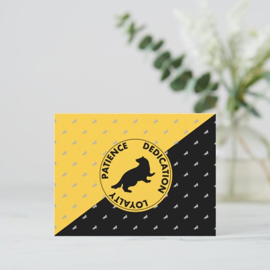 Harry Potter| HUFFLEPUFF™ House Traits Graphic Briefkaart (Staand voorkant)