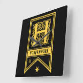 Harry Potter | Hufflepuff Monogram Banner Vierkante Klok (Hoek)