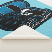 HARRY POTTER™ | RAVENCLAW™ Athletic Badge Sherpa Deken (3/4)