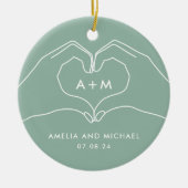 Hart Handen Paar Verloving Pas getrouwd Keramisch Ornament (Voorkant)
