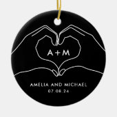 Hart Handen Paar Verloving Pas getrouwd Keramisch Ornament (Voorkant)