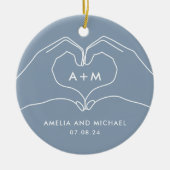 Hart Handen Paar Verloving Pas getrouwd Keramisch Ornament (Voorkant)