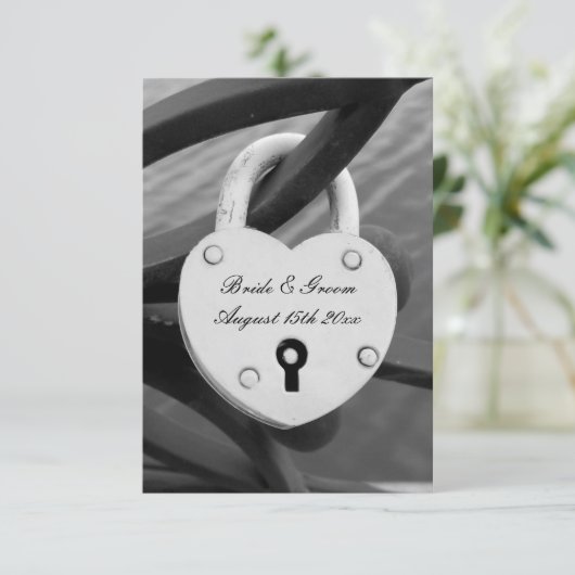 Hart hangslot foto met sleutelgat verticale bruilo informatiekaartje (Staand voorkant)