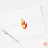 Hart in de hand ronde sticker (Envelop)