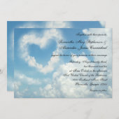 Hart in de wolken, Blue Sky Romantische uitnodigin Kaart (Voorkant / Achterkant)