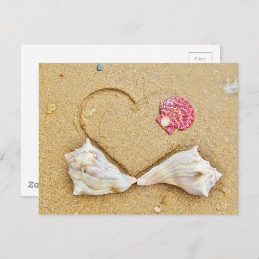 hart in het zand met schelpen briefkaart (Voorkant / Achterkant)