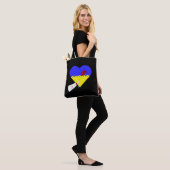 Hart in kleur van de Oekraïense vlag Tote Bag (Op model)