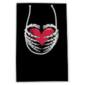 Hart in skeletale handen Klassiek Medium Cadeauzakje (Voorkant)