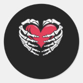Hart in skeletale handen Klassiek Ronde Sticker (Voorkant)
