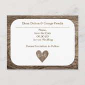Hart & initialen hout rustieke bruiloft Save the D Aankondigingskaart (Achterkant)