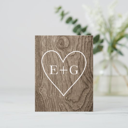 Hart & initialen hout rustieke bruiloft Save the D Aankondigingskaart (Staand voorkant)