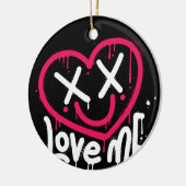 Hart karakter met dode ogen en glimlach gespoten keramisch ornament (Links)