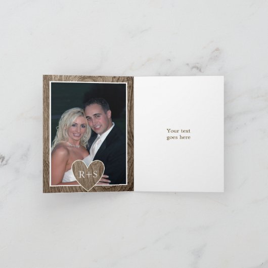 Hart met initialen op houten bruiloft Dank U Bedankkaart (Binnen)