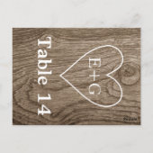 Hart met initialen op houten huwelijkstafelnummer briefkaart (Achterkant)