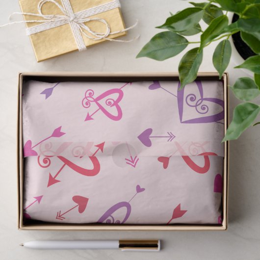 Hart met pijlpatroon rood roze paars tissuepapier (Geschenk)