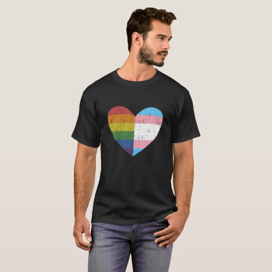 Hart met regenboog en transgendervlag voor pride t-shirt (Voorkant volledig)