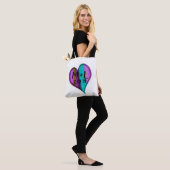 hart-monogram aangepaste gepersonaliseerde tas (Op model)