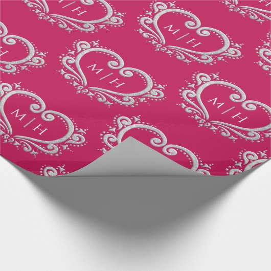 Hart monogram goud op bessen rode bruiloft cadeaupapier (Hoek)