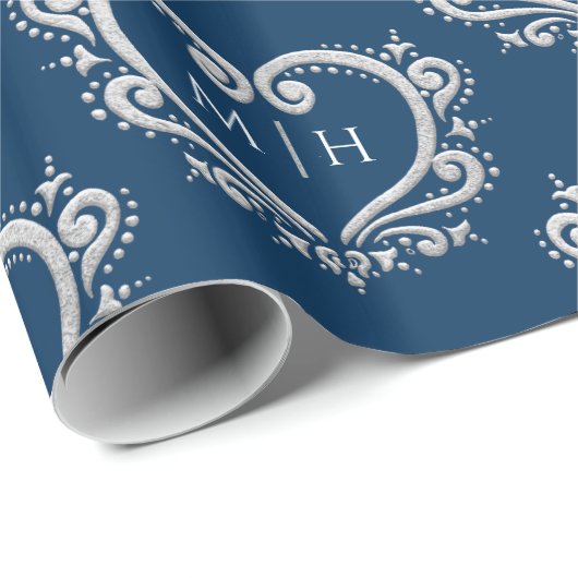 Hart monogram zilver op donkerblauwe bruiloft cadeaupapier (Rol Hoek)