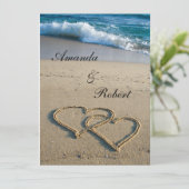 Hart op de Shore Beach bruiloft uitnodiging (Staand voorkant)
